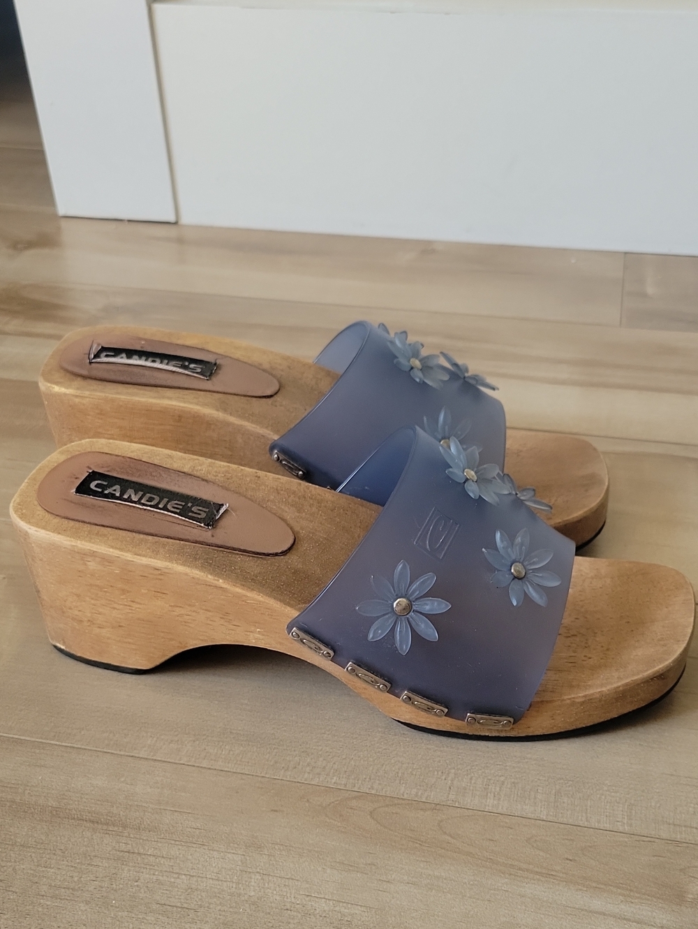 Candies 90s Y2K Chunky Wood Platform Heel Sandal Transluscent Daisy Slide Size 9
